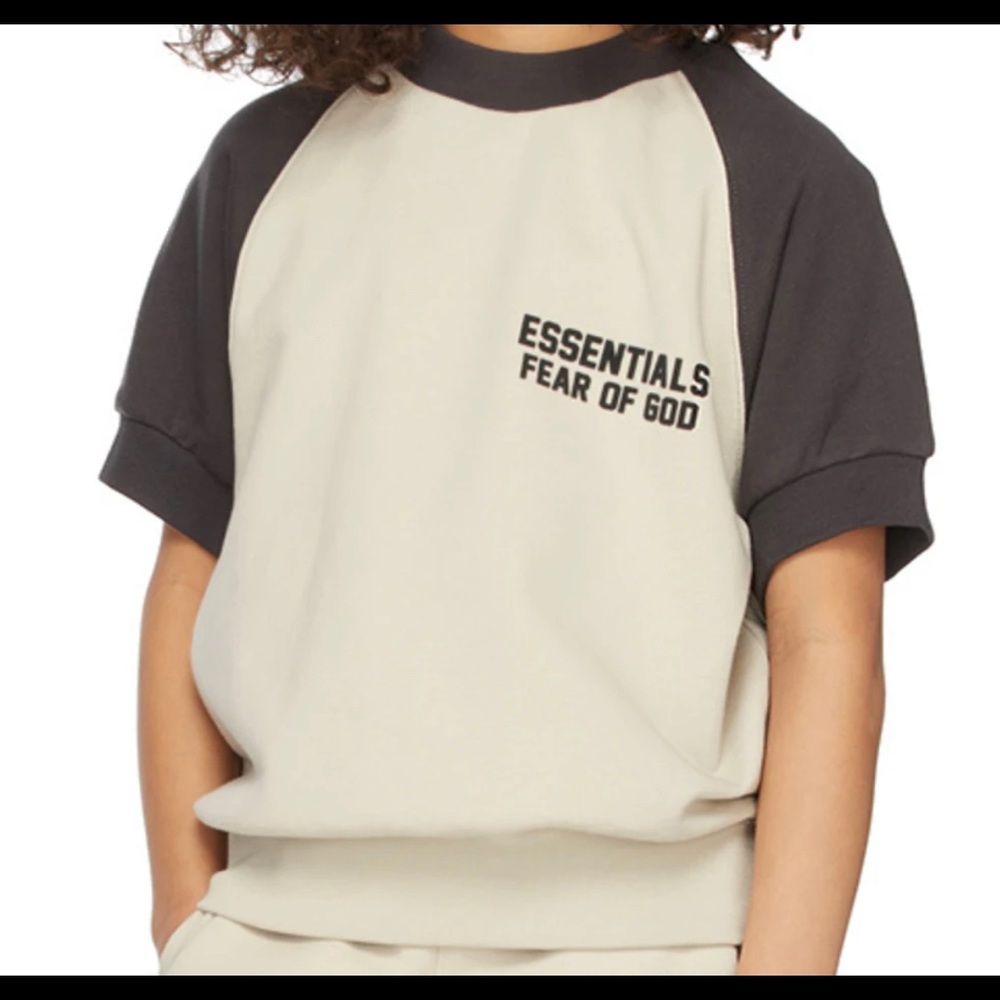 Essentials Fear of God Kids Beige Colorblock Short Sleeve Sweatshirt - Sp. 2022